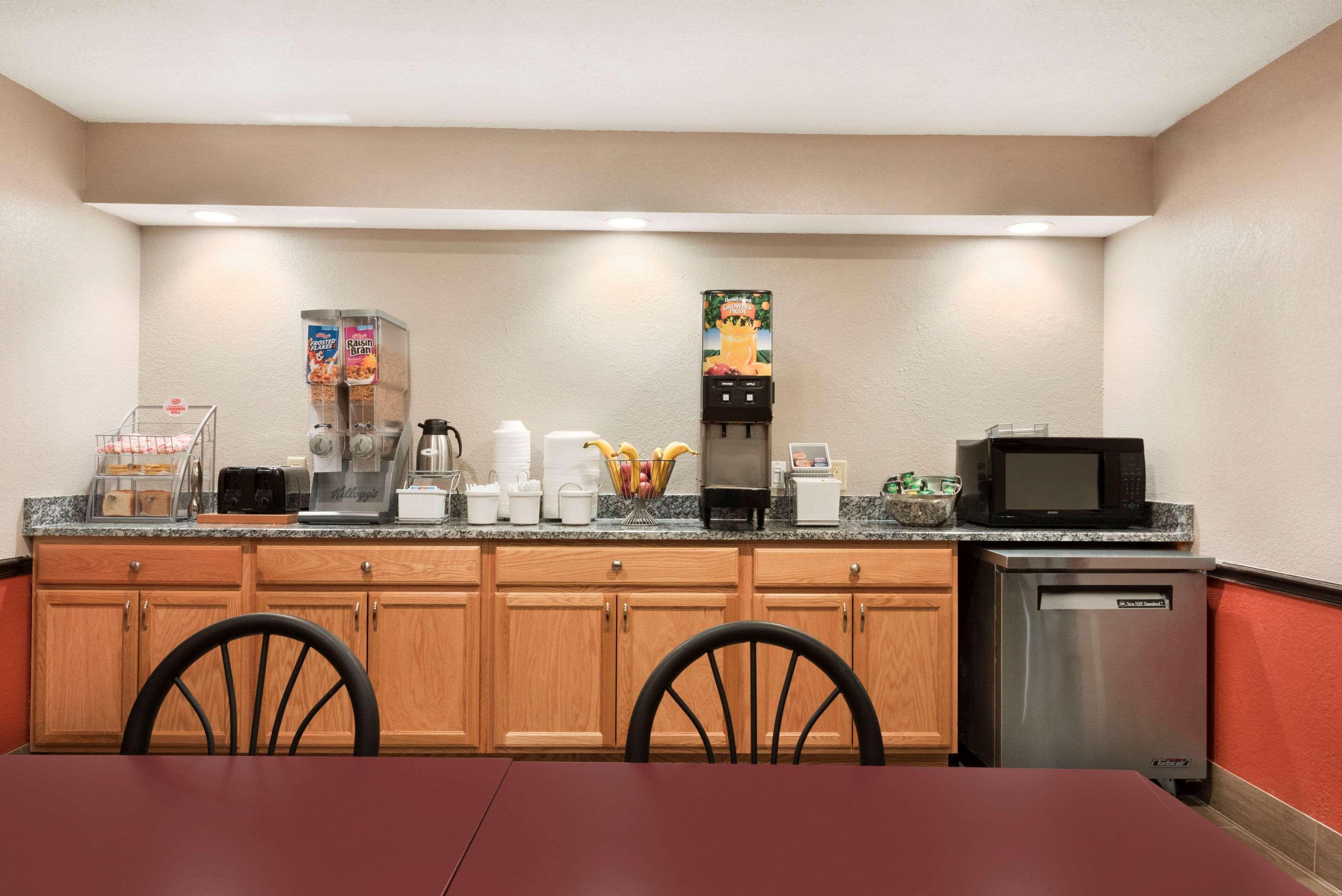 Hotel Super 8 By Wyndham